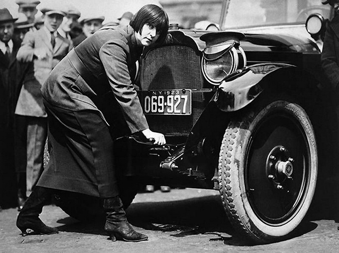 923. Even then, there were women among the New York taxi drivers yellow taxi